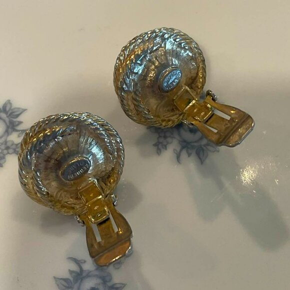 VTG 60s HTF Signed Kenneth Lane Classic Twisted Rope Faux Pearl Clip Earrings - Picture 6 of 10